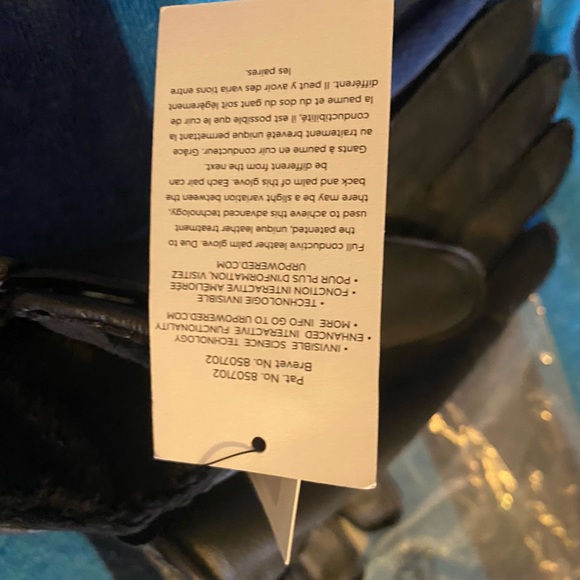 NWT UGG genuine leather and faux fur lined 3 point snap smart gloves black - Picture 4 of 11